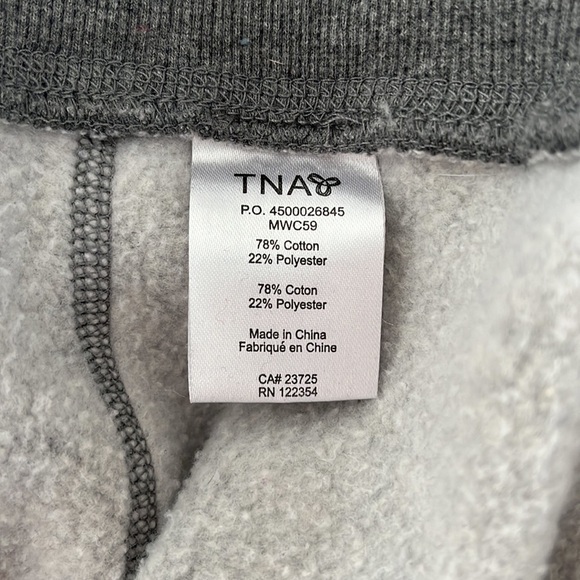 Aritzia TNA Grey Hoodie Fleece Lined Hooded Sweater Full Zip - Picture 17 of 17